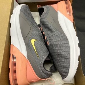 Women’s Nike Air Max Motion 2 - New in box - Size 6.5